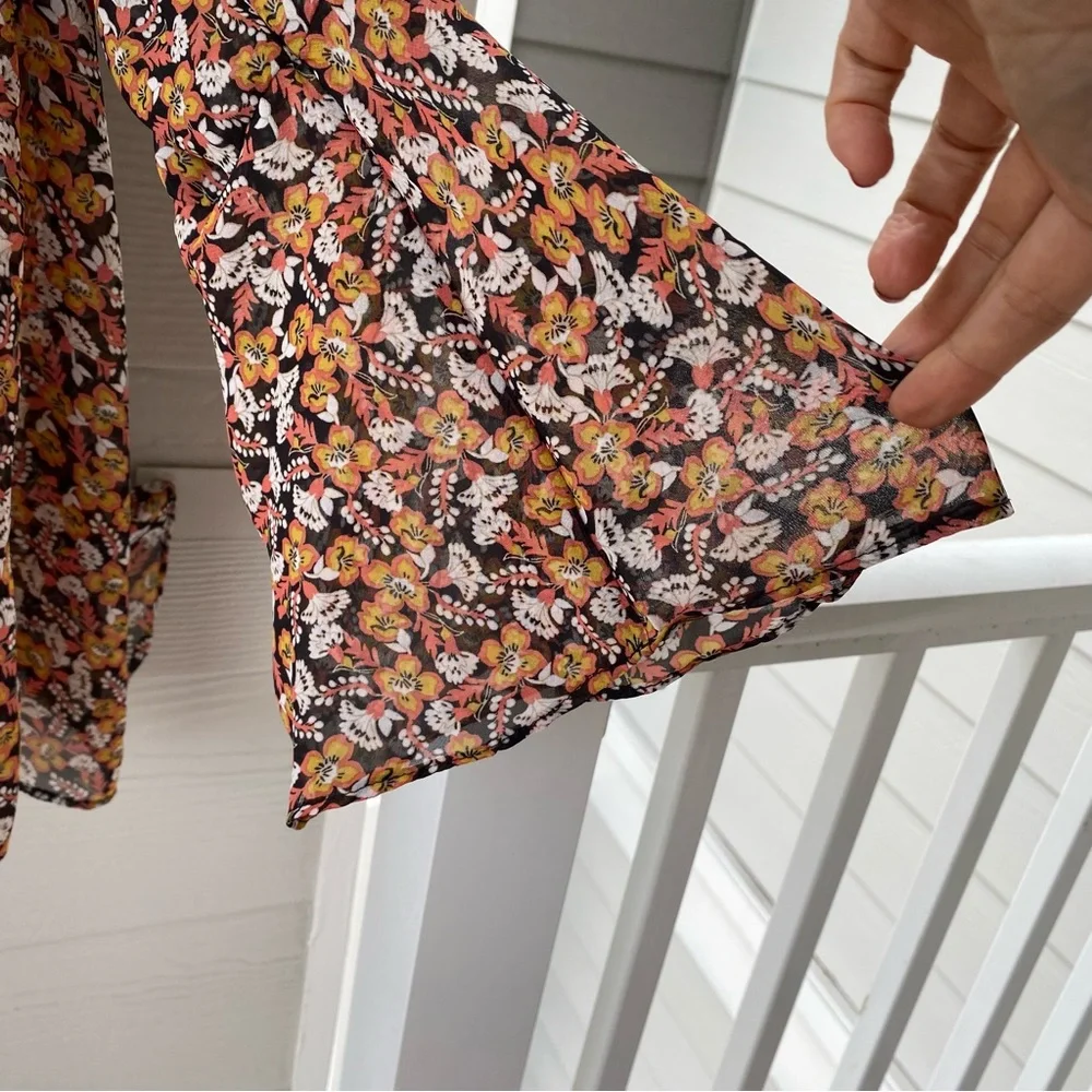 ALLISON JOY Floral Bell Sleeve Semi Sheer Blouse - Picture 2 of 8